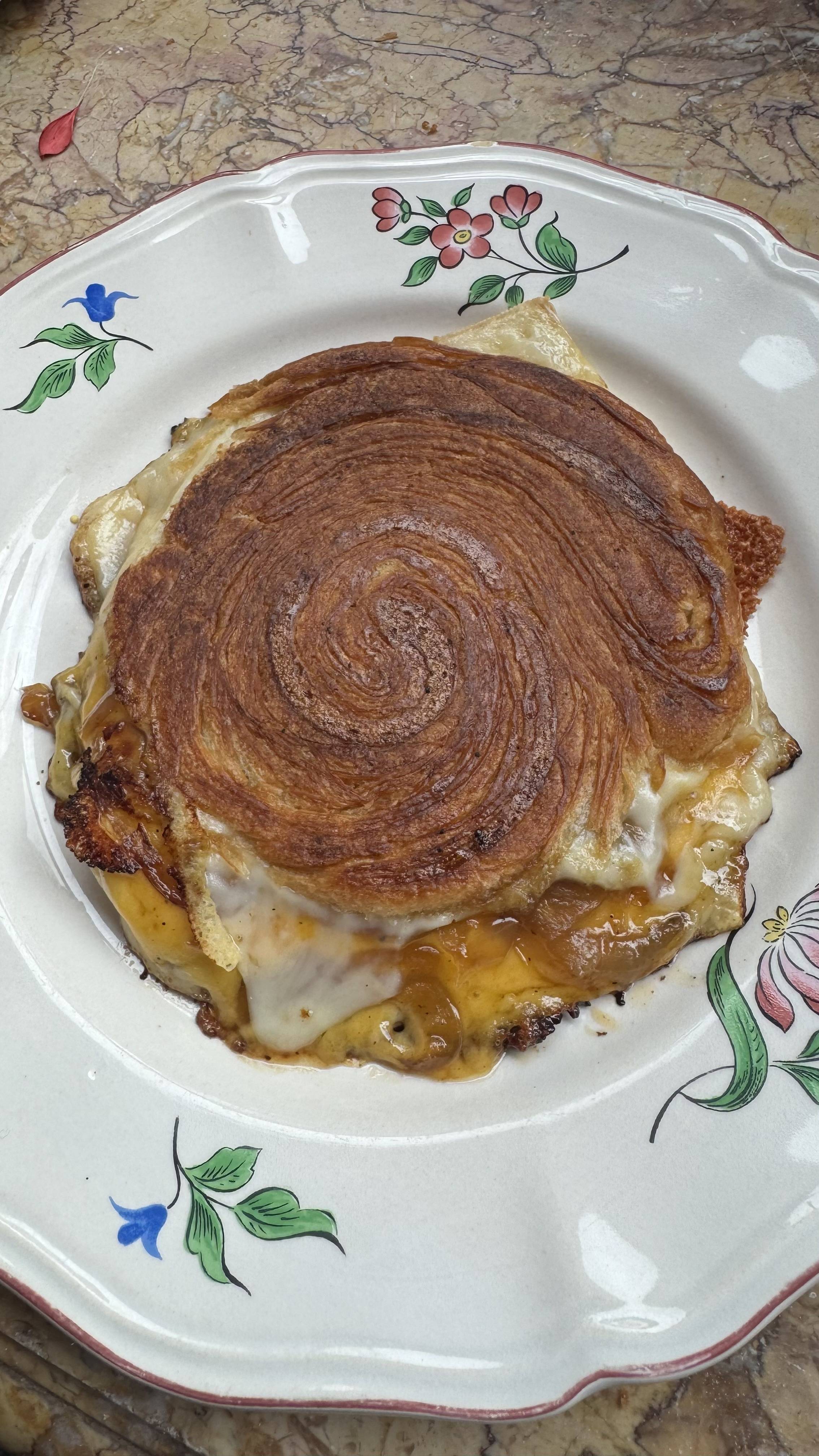 🥐🧀 Croissant toasté façon grilled cheese