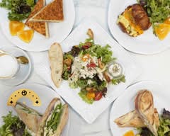 Le Petit Paris Cafe (Mandarin)
