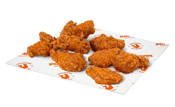 8 Buffalo Wings🔥