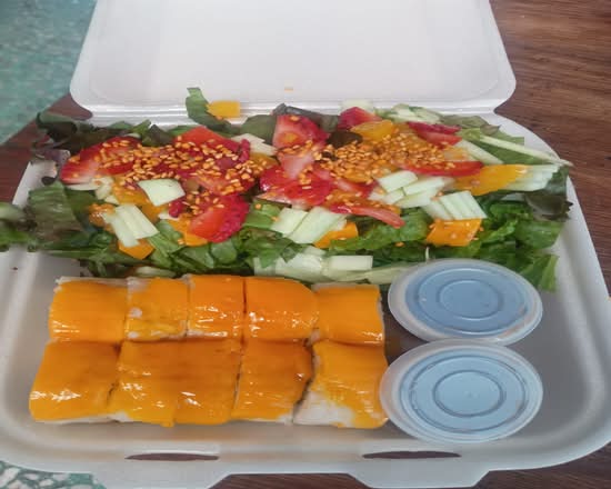 Ensaladas y sushi 