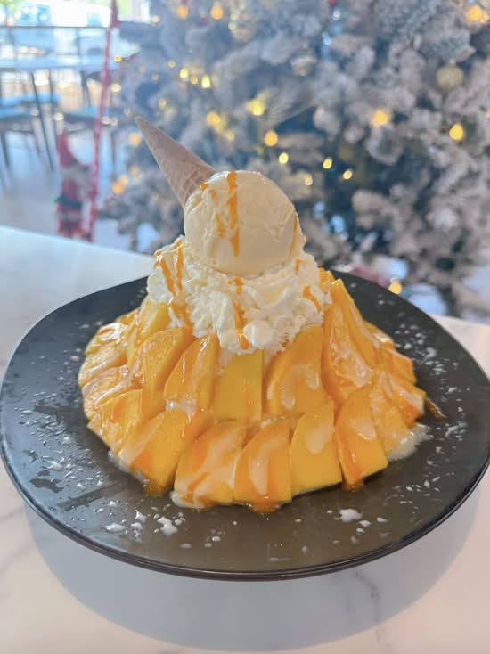 Mango Snowflake Ice 芒果雪花冰| Postmates