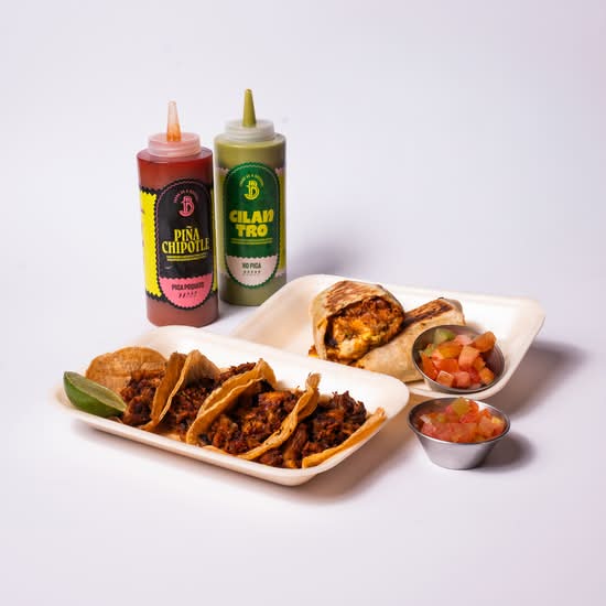 Lunch Bendito Para 2 (Burrito + 4 tacos)