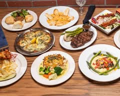 O'Briens Bistro (4350 Bayou Blvd Ste 8)