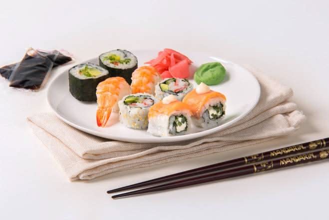 5. Sushi Sampler (8 pcs)