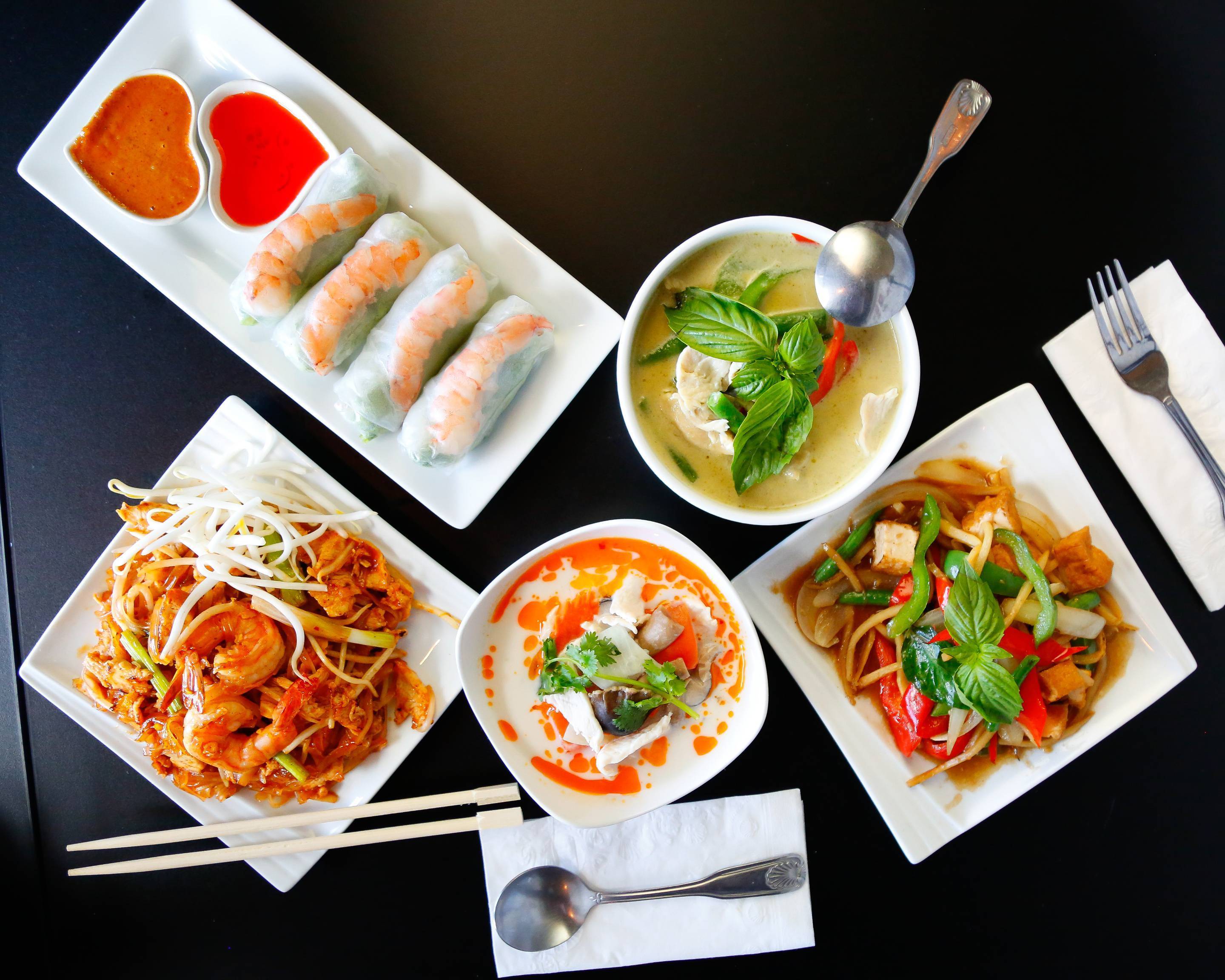 Order Papaya Thai Cuisine & Sushi Bar (Richmond Hill) Menu Delivery in