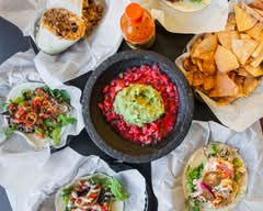 Hola Restaurante & Tequila Bar (154 Turnpike Rd)