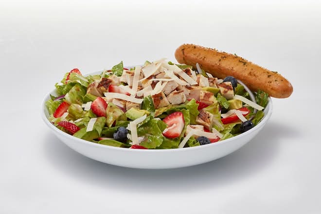 Berry Balsamic Grilled Chicken Salad