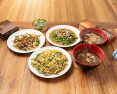 台西沙茶羊肉炒麵，炒飯