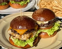 【黒毛和牛ハンバーガー専門店】ニック&レネイ箕面店