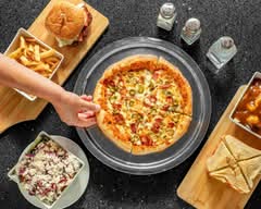 Le Chalet Pizzeria Et Bistro (1440 Route du Carrefour)