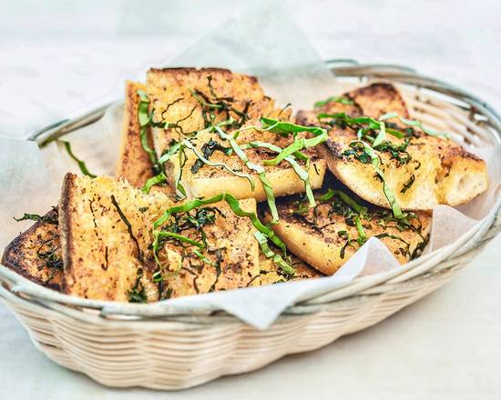 HOUSE-MADE GARLIC BREAD