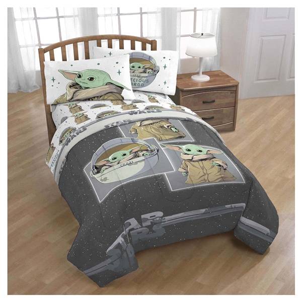 Mandalorian ''Curious Child'' Twin Comforter