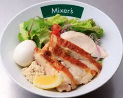 原宿まぜそば専門店　焼きたてグリルチキンと新鮮サラダ　Mixers