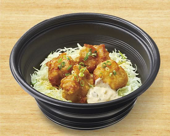 唐揚げてりタル丼 Bowl of Rice Topped with Chicken Karaage Served with Teriyaki & Tartar Sauce