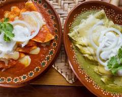 Chilaquiles, Enchiladas y Enmoladas (Interlomas)