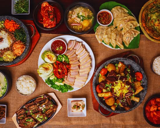 Palbang Seolleongtang (16511 Pioneer Blvd)