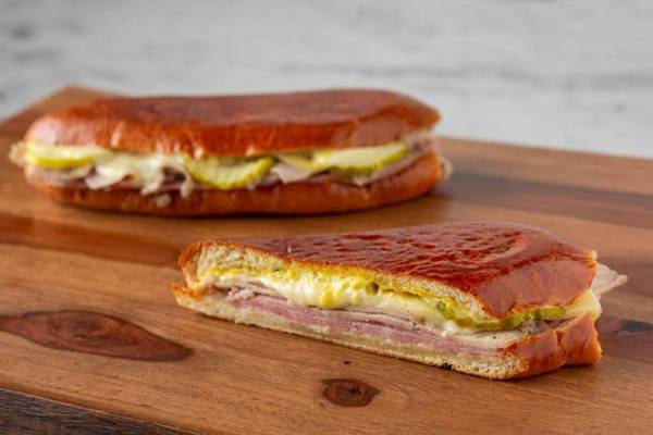Media Noche Sandwich