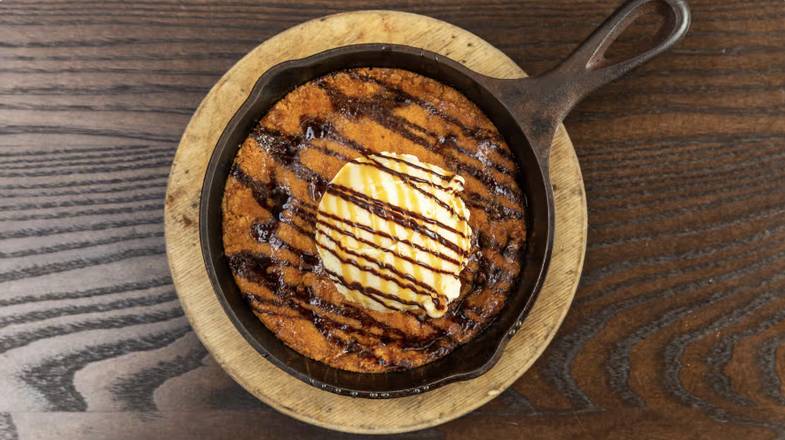Cast Iron Chocolate Chip Cookie