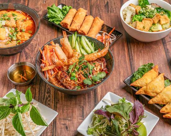 Yoonique Phở & Grill