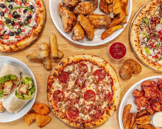 Queen's Pizza & Wings (Main St)