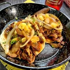 Taqueando Street Kitchen (5333 Adeline St)