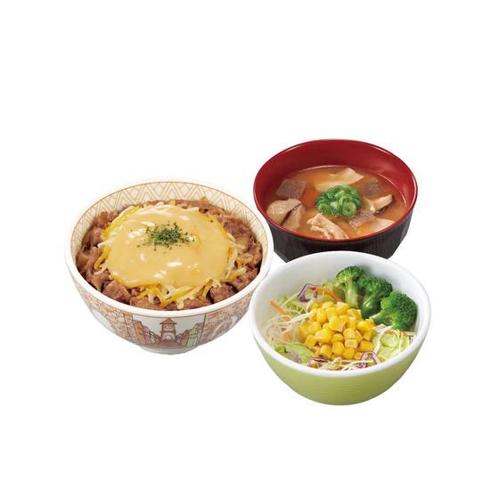 3種のチーズ牛丼とん汁サラダセット  Gyudon(Beef Rice Bowl) w/ 3 Cheeses & Pork Miso Soup & Salad