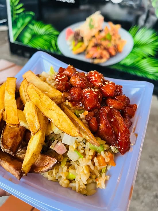 Bowl de Arroz Chino con Cerdo Chino BBQ