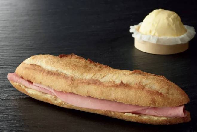 Le Parisien : baguette composée de beurre, jambon qualité supérieure