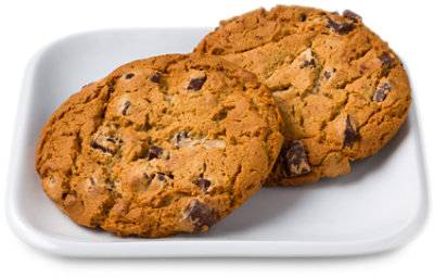 In-Store Bakery Cookies Jumbo Chocolate Chunk 2 Count - Ea