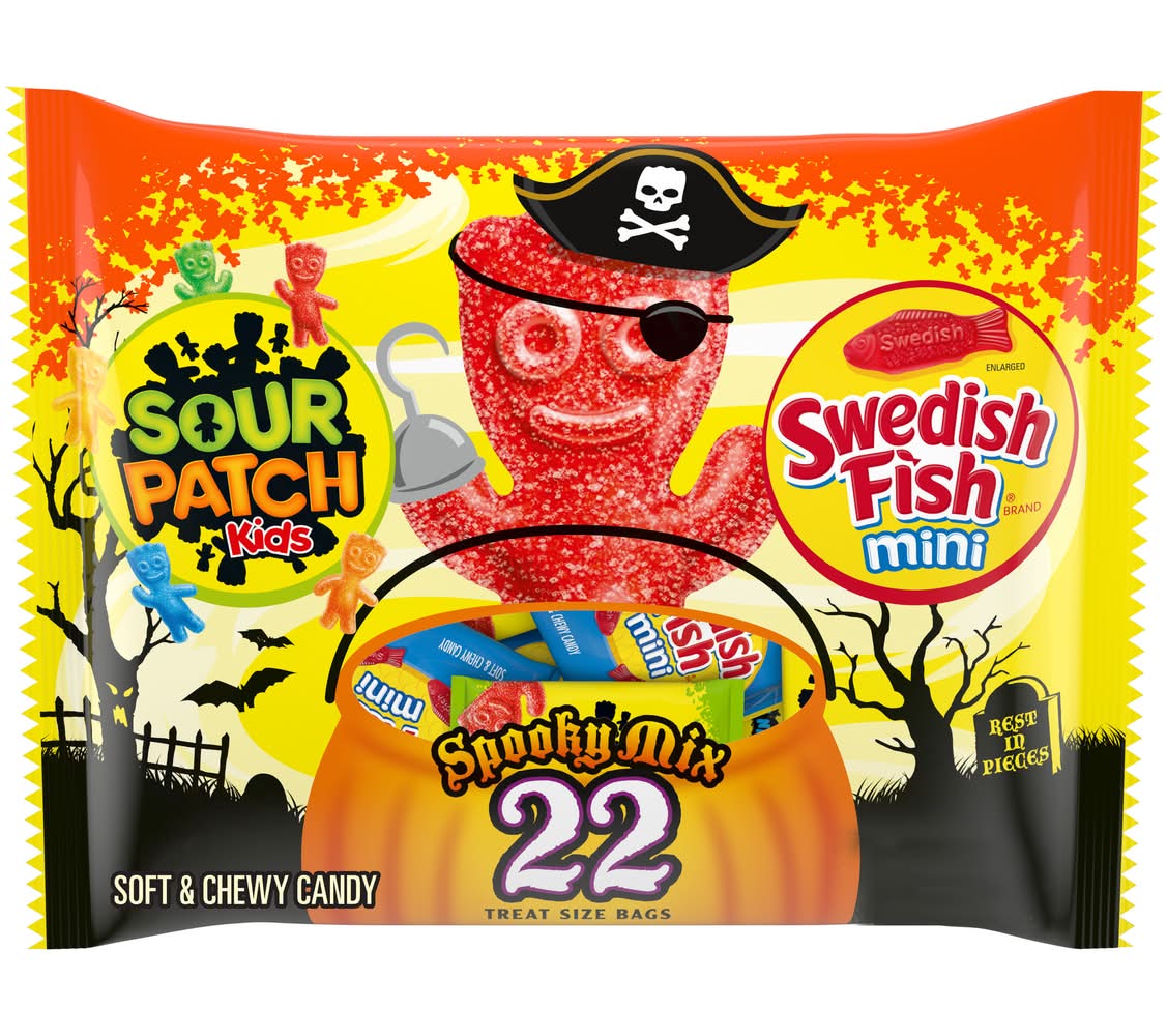 Swedish Fish Spooky Mix Sour Patch Soft & Chewy Candy, Mini (9.7 oz, 22 ct)