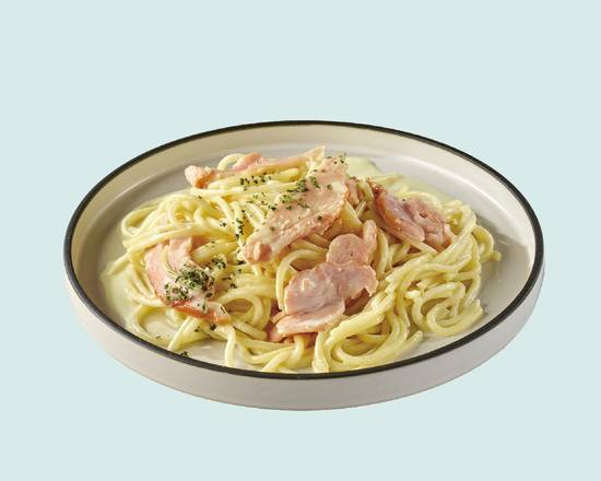 白醬燻雞義大利麵及蛋 Cream Sauce Smoked Chicken Pasta with Egg