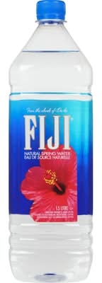 Fiji eau de source naturelle - natural spring water (1.5 l)