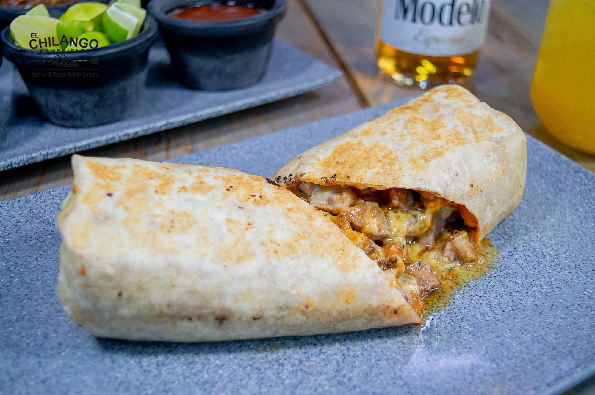 Burrito de Bistec Encebollado