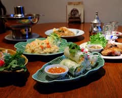 タイごはんポーヤイ Thai Restaurant Pooyai+KAKA
