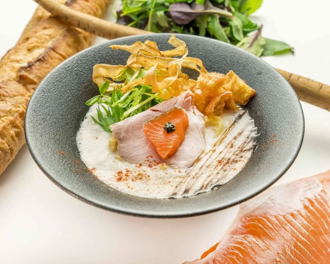 サーモンラーメン専門店】サーモンnoodle京都 salmon noodle kyotoの