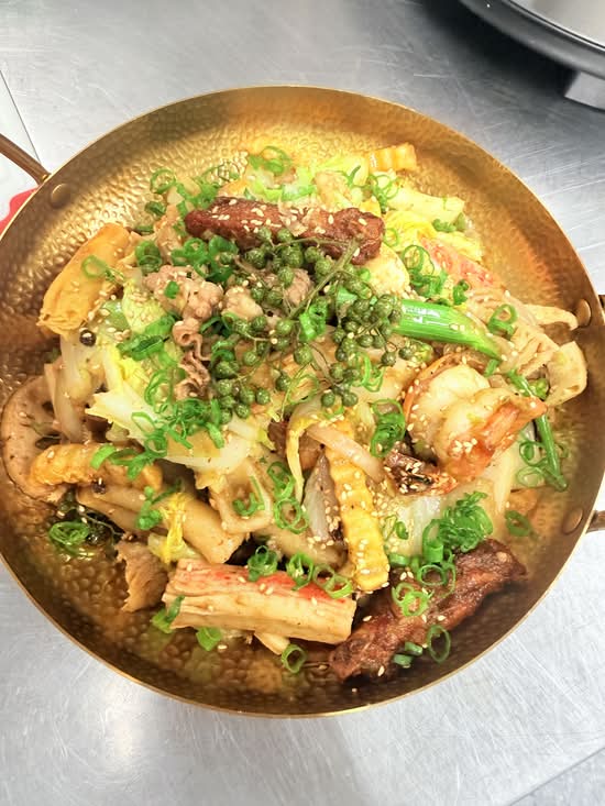 Jia Yi Dry Hotpot Express (13982 Cambie Rd)