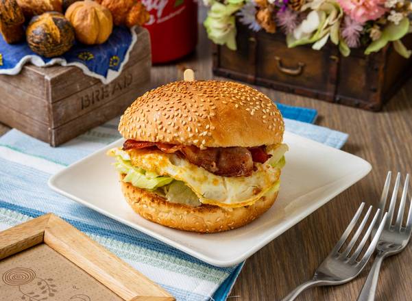 培根蛋堡  Bacon  Burger  with  Egg