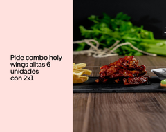 Holy wings by Celleri (El Valle)