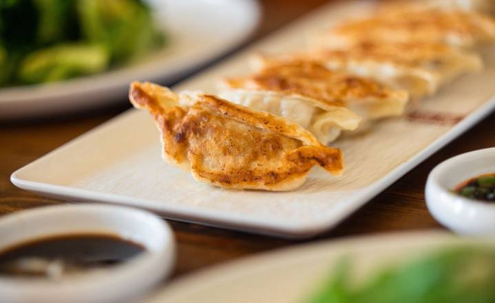 Chicken Potstickers (6) 鸡肉锅贴 (6)