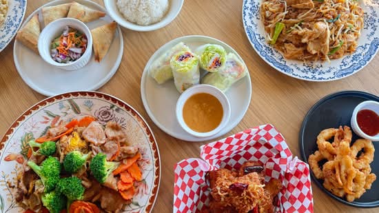 Giving Cafe & Bistro (2037 Southeast Jefferson Street)