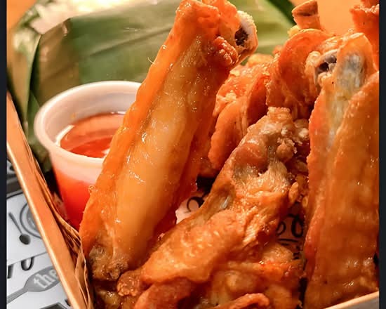 Thai Eats Wings