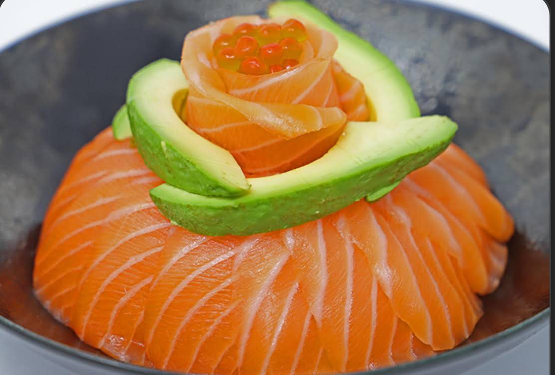 140- Chirashi saumon avocat