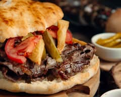 L'Ametlla Doner Kebab (Carrer Pompeu Fabra 30)