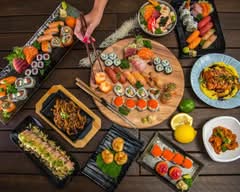 Oscar Sushi ( centro )