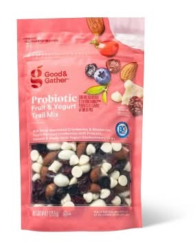 Good & Gather Probiotic Fruit & Yogurt Trail Mix (9 oz)