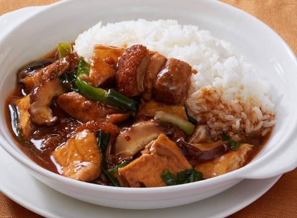 Stir Fried Roasted Pork w/Tofu on Rice姜葱火腩豆腐飯(R23)