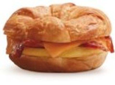 7-Eleven Breakfast Sandwich Egg and Cheese Croissant (4.14 oz)