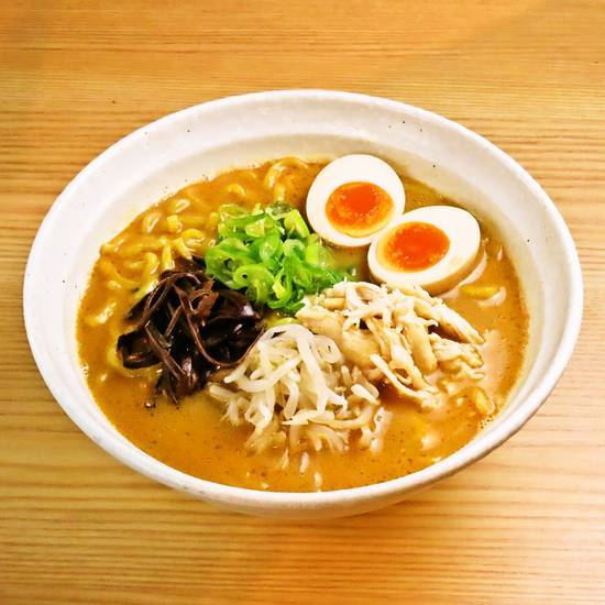 味玉付き旨辛白湯ラーメン
