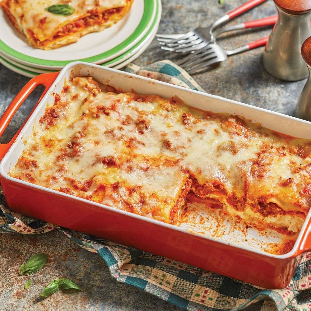 M&M Food Market Deluxe Meat Lasagna (907 g)