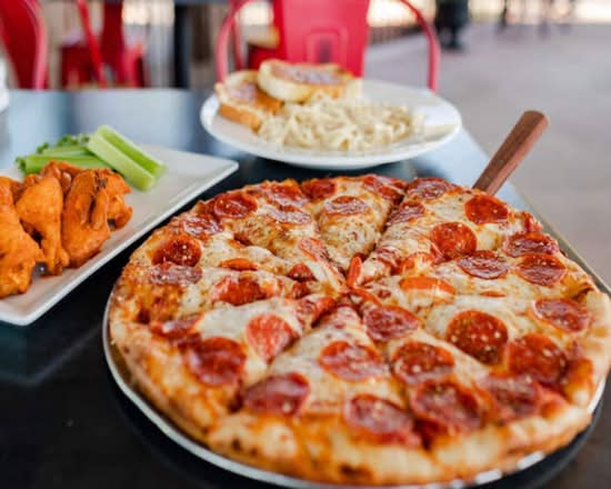 Chanticlear Pizza (Elk River)